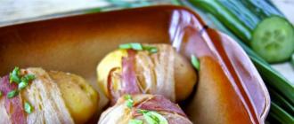 Запечённый в фольге картофель в духовке: рецепты с беконом, с сыром